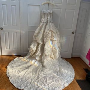 Wedding gown